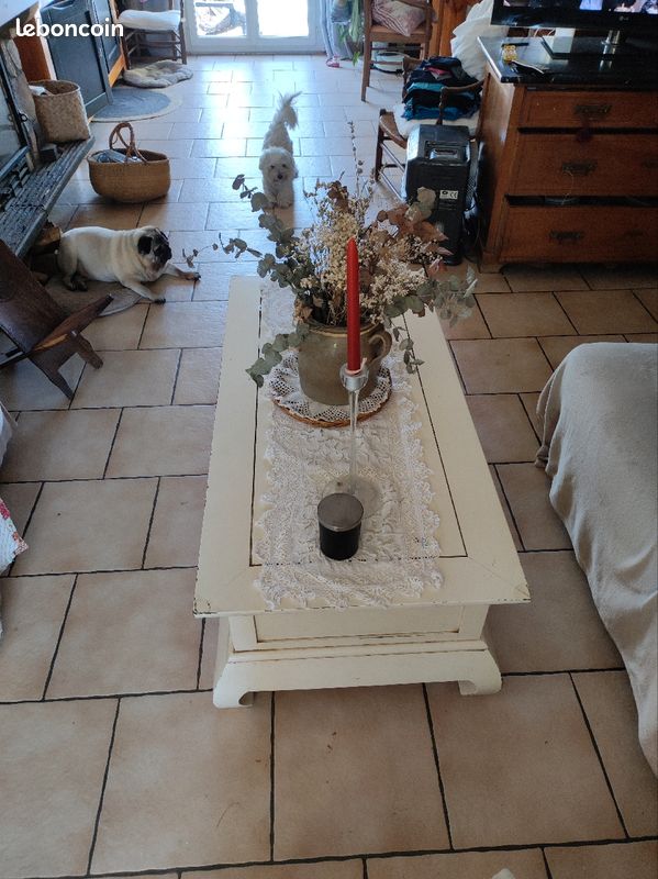 Petite table massif cherche son/sa nouvelle propriétaire ☺️ (image 1)