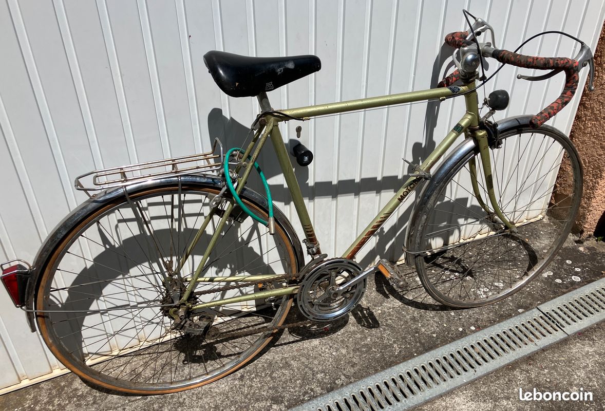 Restoration of a 1977 Motobecane C2 bicycle with vintage components