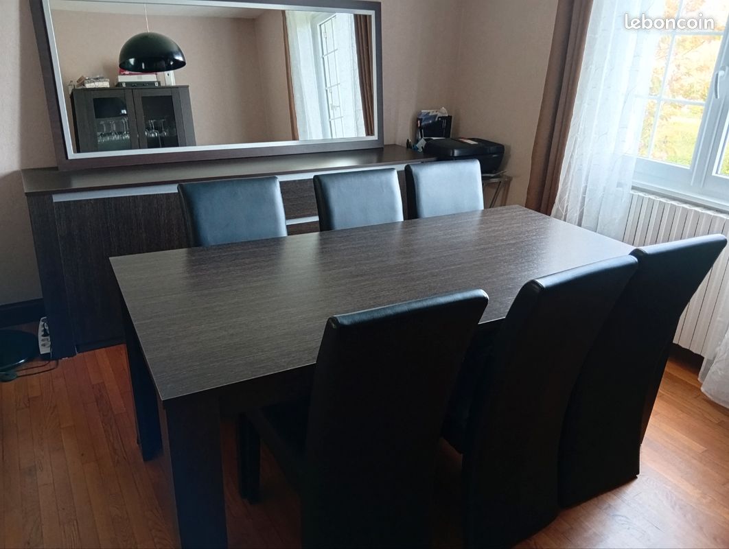 Table Salle a manger et 6 chaises à démonter et récupérer sur place (image 1)