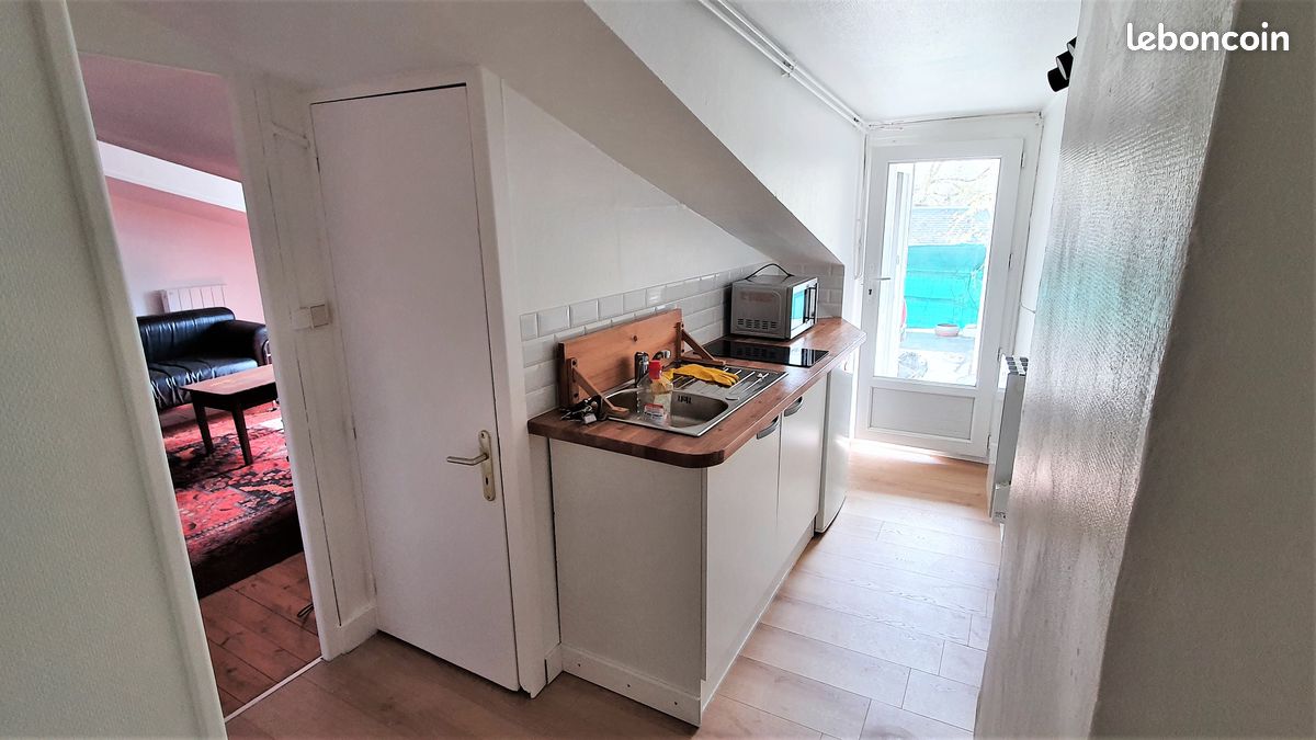 T1bis meublé, proche Mairie, Coin chambre séparé, Terrasse - Poitiers 86000 (image principale 2)