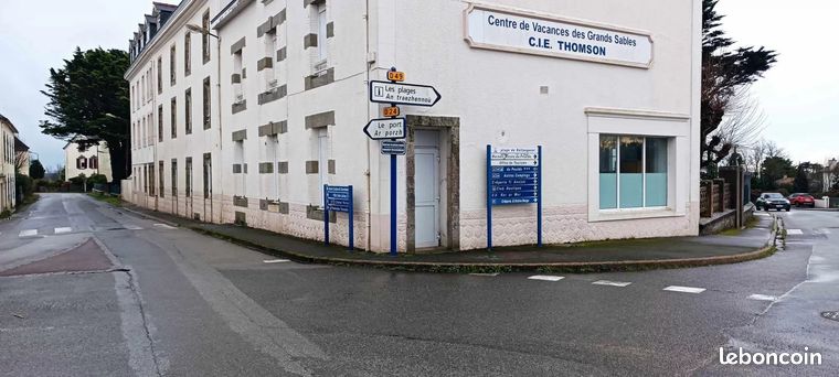 https://img.leboncoin.fr/api/v1/lbcpb1/images/70/2a/6a/702a6ad3d0b87e898393e562010024231ceeeda5.jpg?rule=ad-image