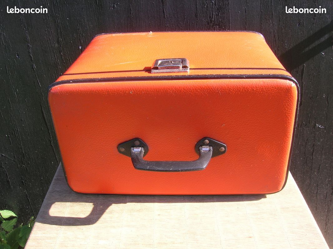 Pochette Vintage Noire Et Orange Des Années 70 – Style Pop Et Simili Cuir