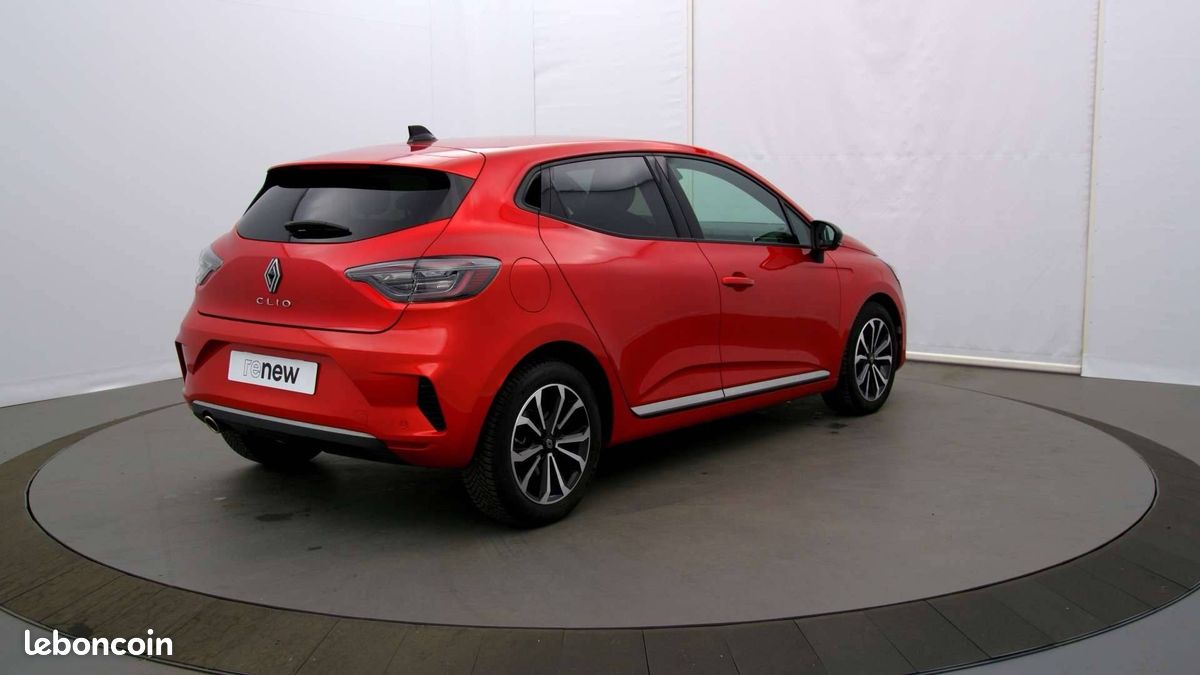 Renault clio tce 90 ch gsr2 techno (image 2)