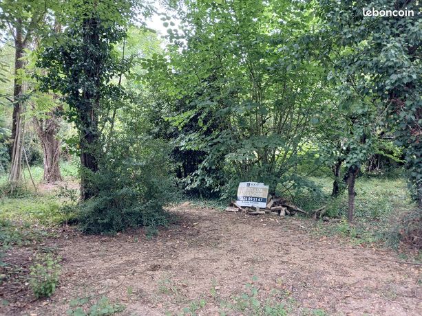 Terrain 701 m² CHATEAUNEUF SUR SARTHE
