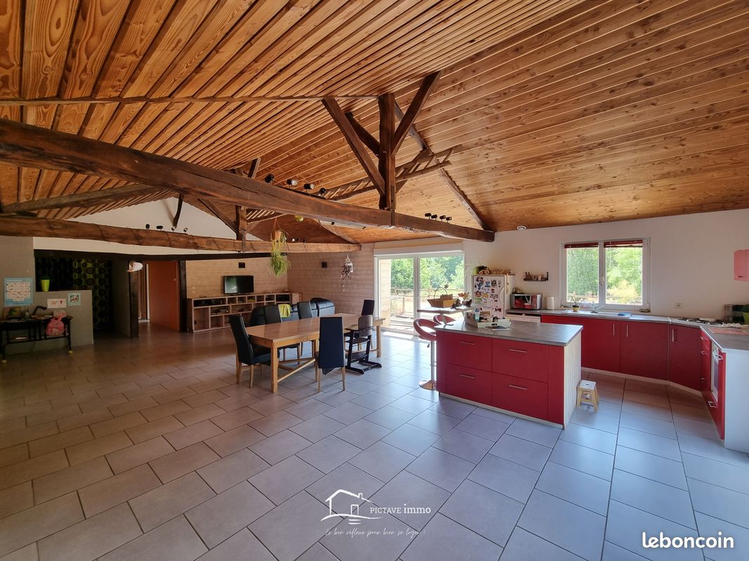 Maison 4 pièces 155 m² · à Vasles · 155 m² · 174 400 €