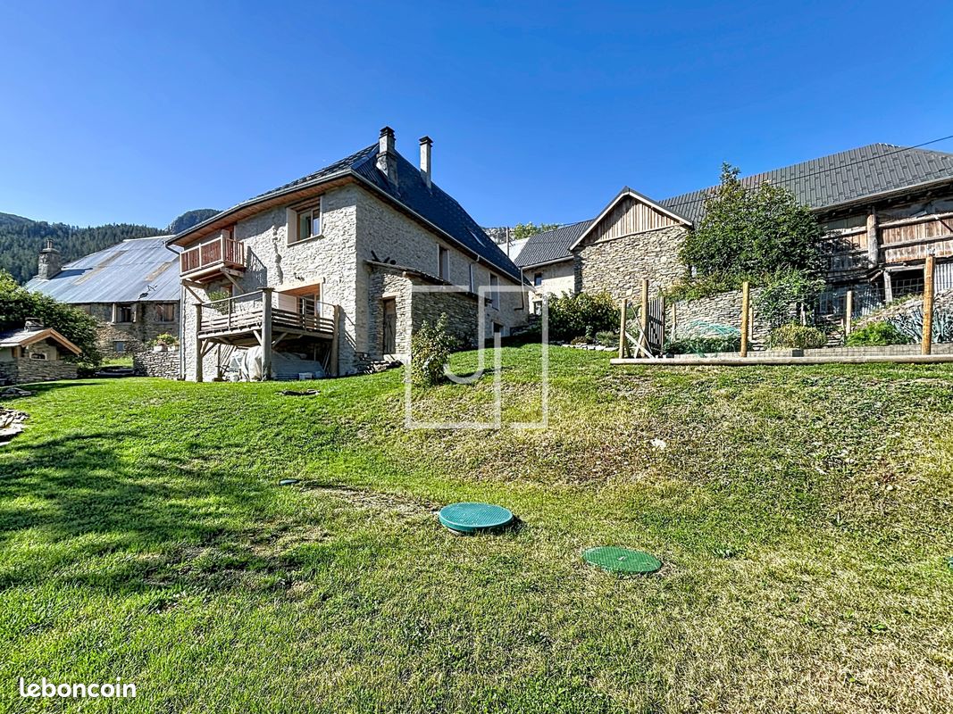 Maison 5 pièces 203 m² · à Barcelonnette · 203 m² · 685 000 €