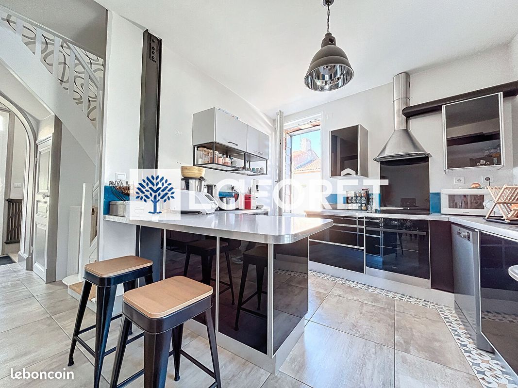Maison 5 pièces 111 m² - Bressuire 79300 (image principale 4)