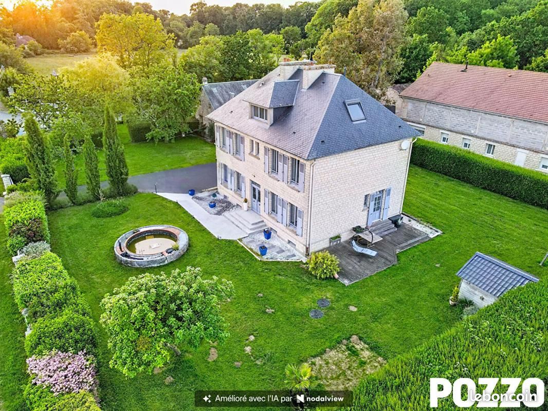 Maison 8 pièces 181 m² · à Monts-en-Bessin · 181 m² · 450 000 €