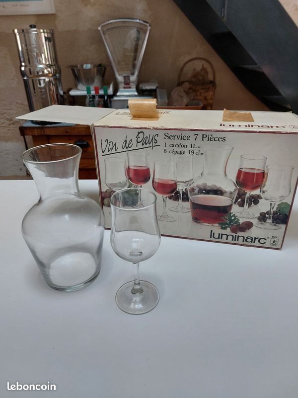 Carafe + 6 verres à pied (image 1)