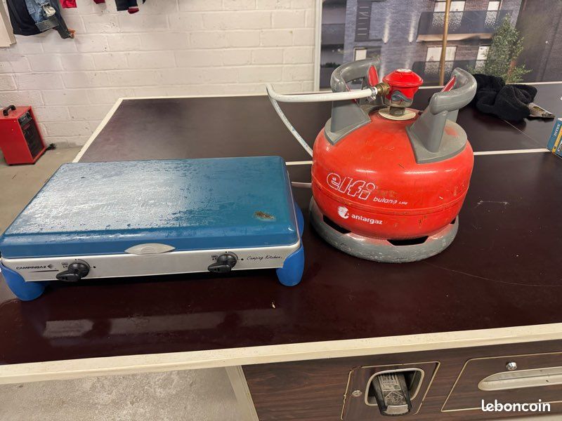 Bouteille rechargeable 2 kg/4,8 Lt + réchaud à gaz Camping Camper vide
