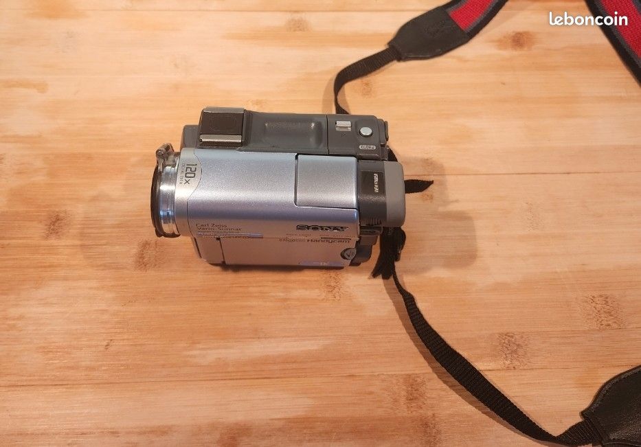 Caméscope Sony Handycam DCR-TRV14E MiniDV + Housse + Accessoires (Sans câble/batterie) (image 7)