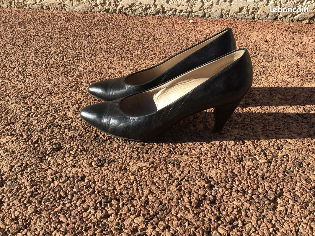 Escarpins cuir noirs (image 2)