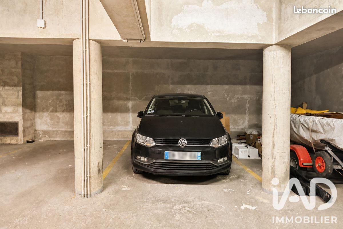 Parking 12 m² · à Paris · 12 m² · 26 000 €