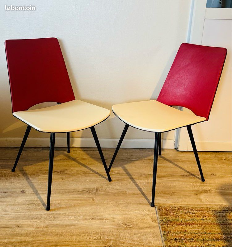 Deux chaises vintage 60 Skaï style Jaques Hitier (image 1)