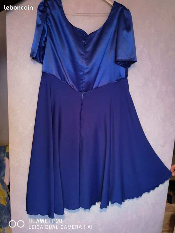 Robe (image 1)