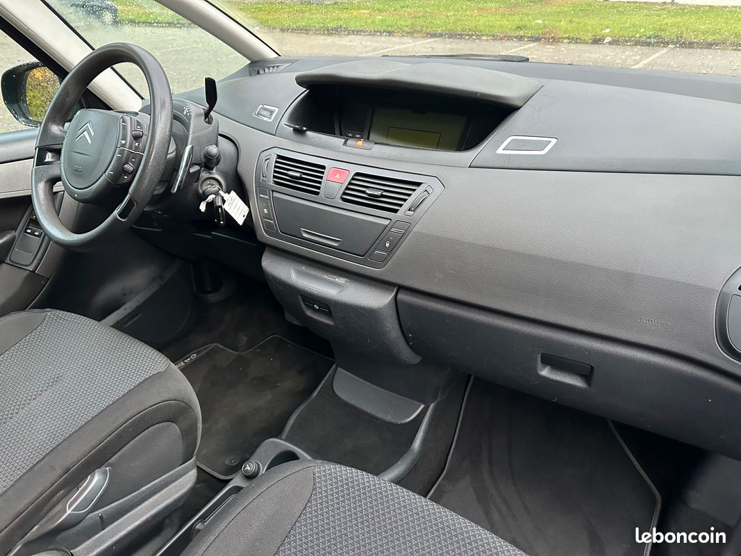Citroën C4 Picasso 1.6 HDI 16 V 110 CV (image 4)