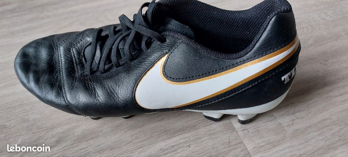 Chaussure football Nike Tiempo taille 40 (image 2)
