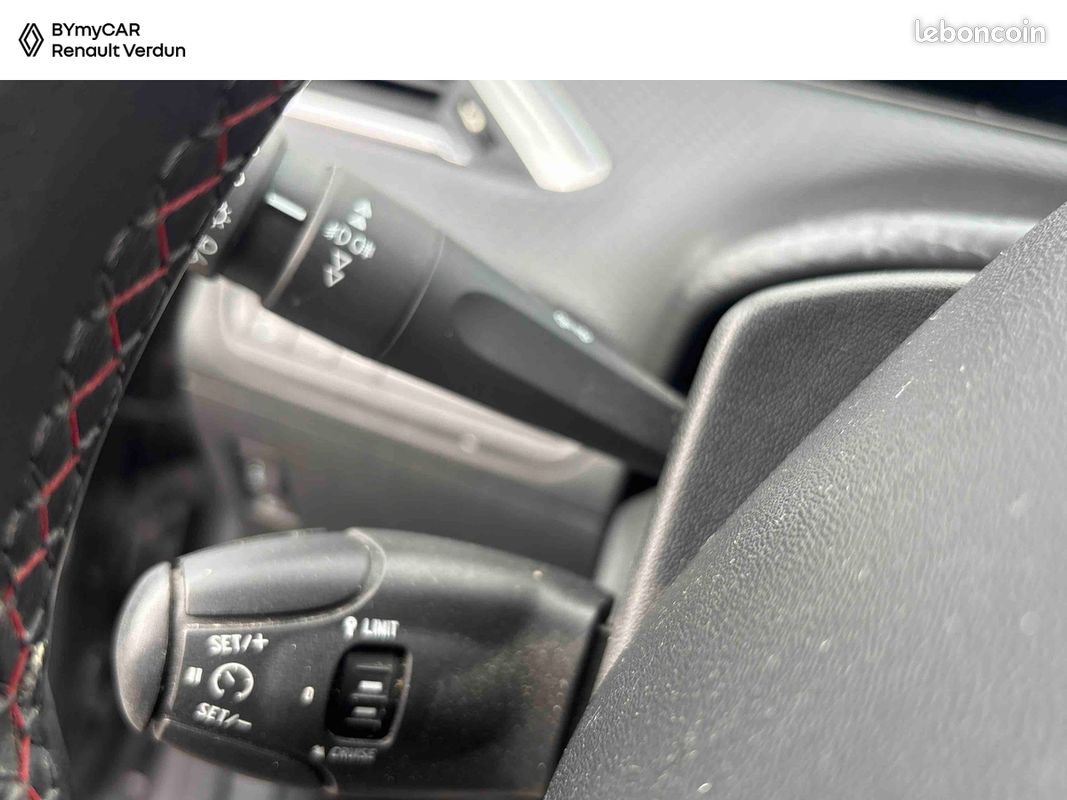 PEUGEOT 2008 BlueHDi 100 S&S BVM6 GT Line (image 21)