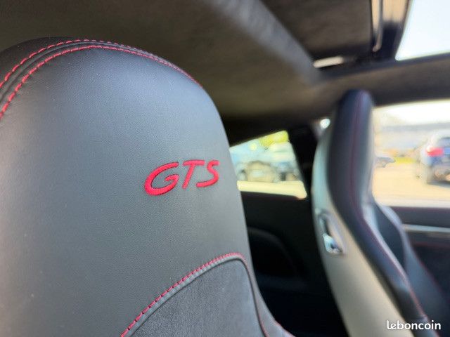 Porsche 911 Carrera 4 GTS PDK,LIFT,SIEGES CHAUFFANTS, CAMERA DE RECUL, TOE ETC... (image 24)