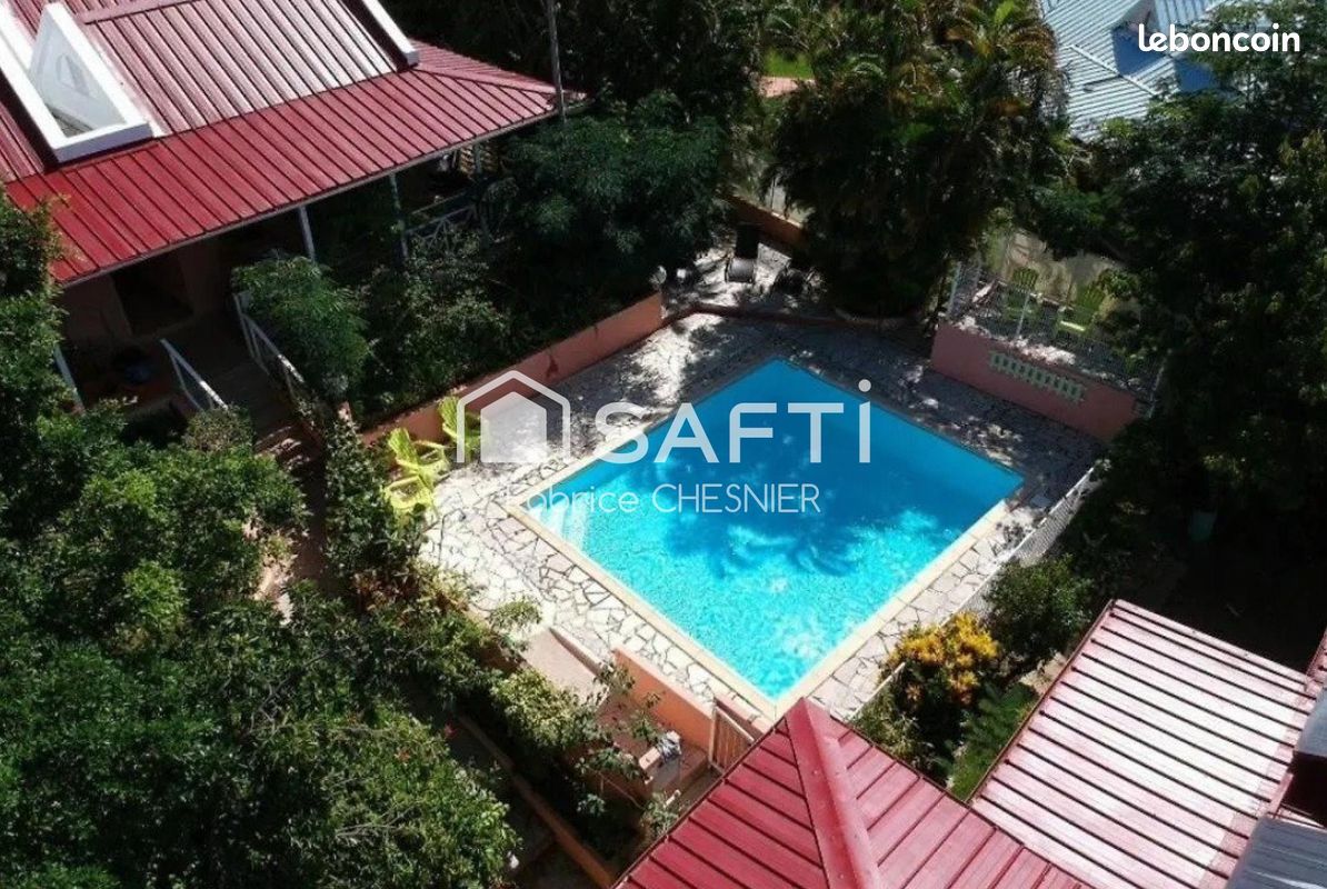 Maison 13 pièces 270 m² · à Sainte-Anne · 270 m² · 1 300 000 €