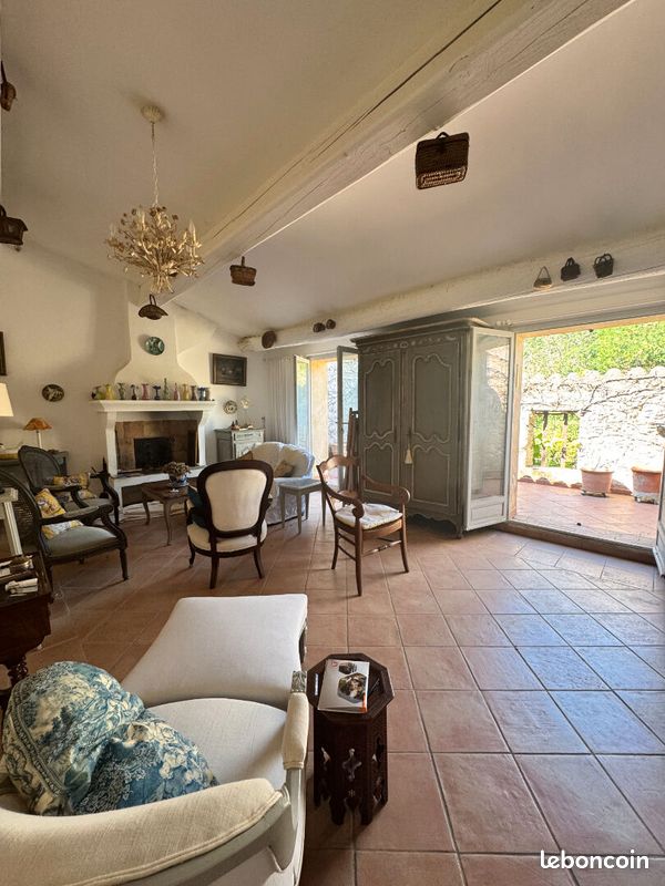 Maison 3 pièces 115 m² · à La Roquebrussanne · 115 m² · 302 000 €