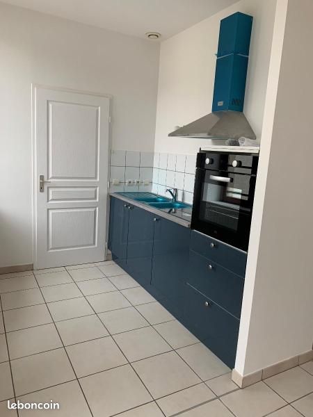 Appartement 3 pièces 70 m² · à Saint-Étienne · 70 m² · 555 €/mois