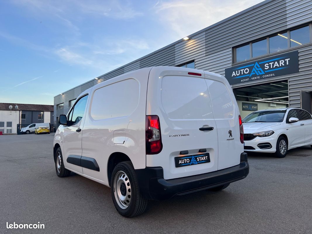 Peugeot Partner Premium L1 1.5 BlueHDI 130cv/3 Places/CarPlay/Radar AR/Régulateur De Vitesse (image 28)