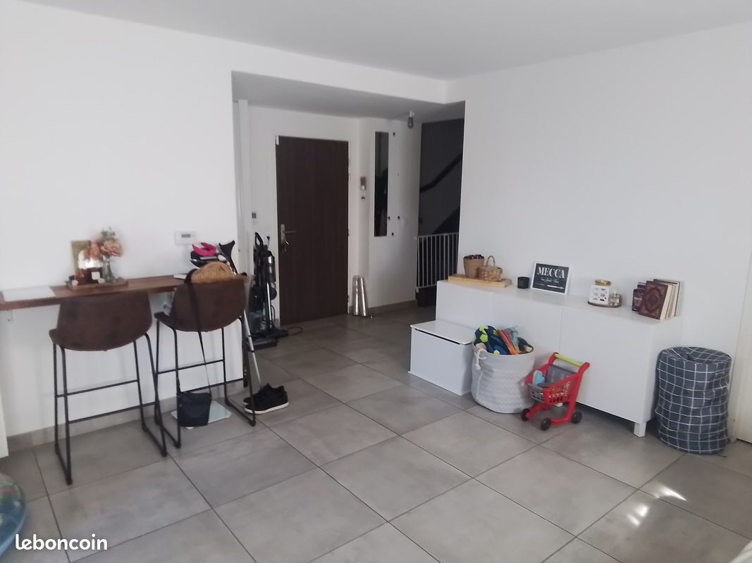 Appartement a louer decines-charpieu - 4 pièce(s) - 69 m2 - Surfyn