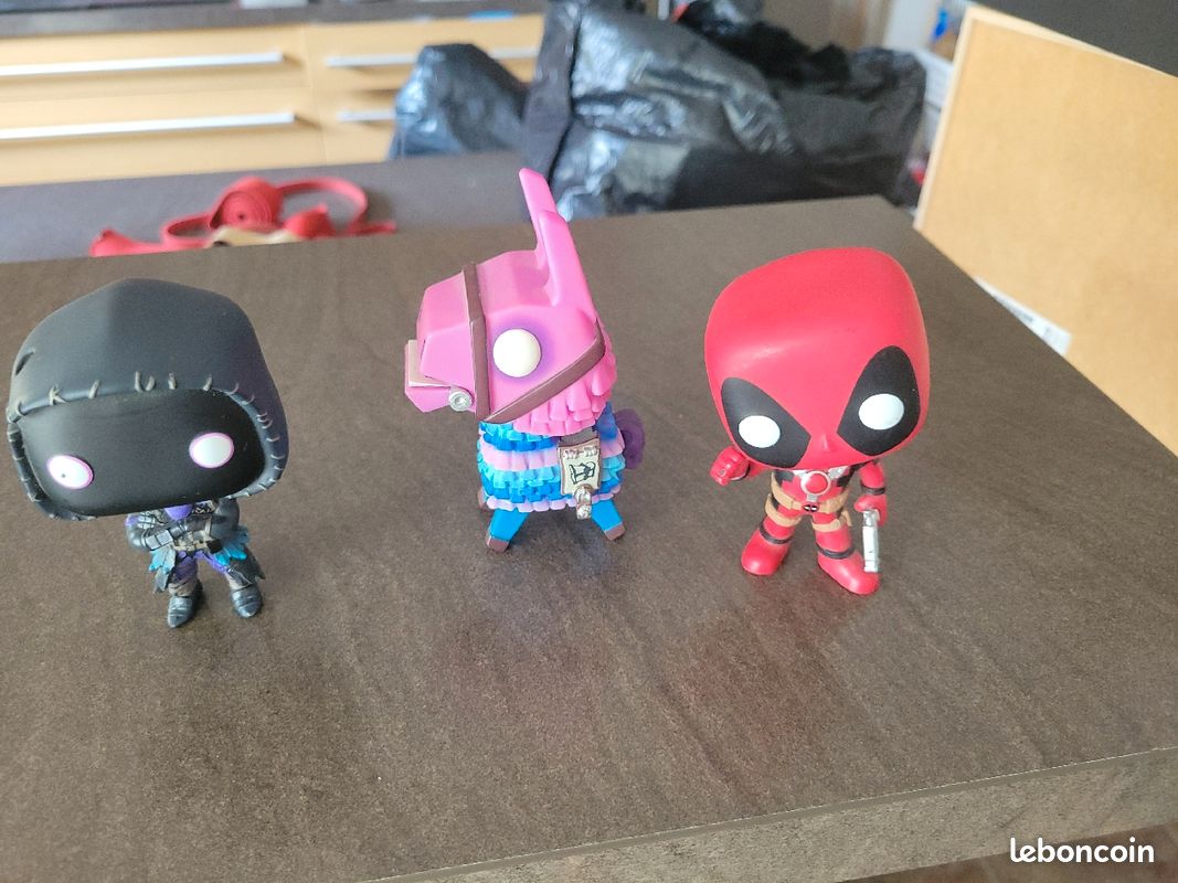 Figurines (image 2)