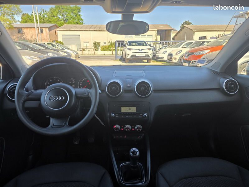 Audi A1 1.2L 85ch Attraction + Options *137000 kms (image 3)