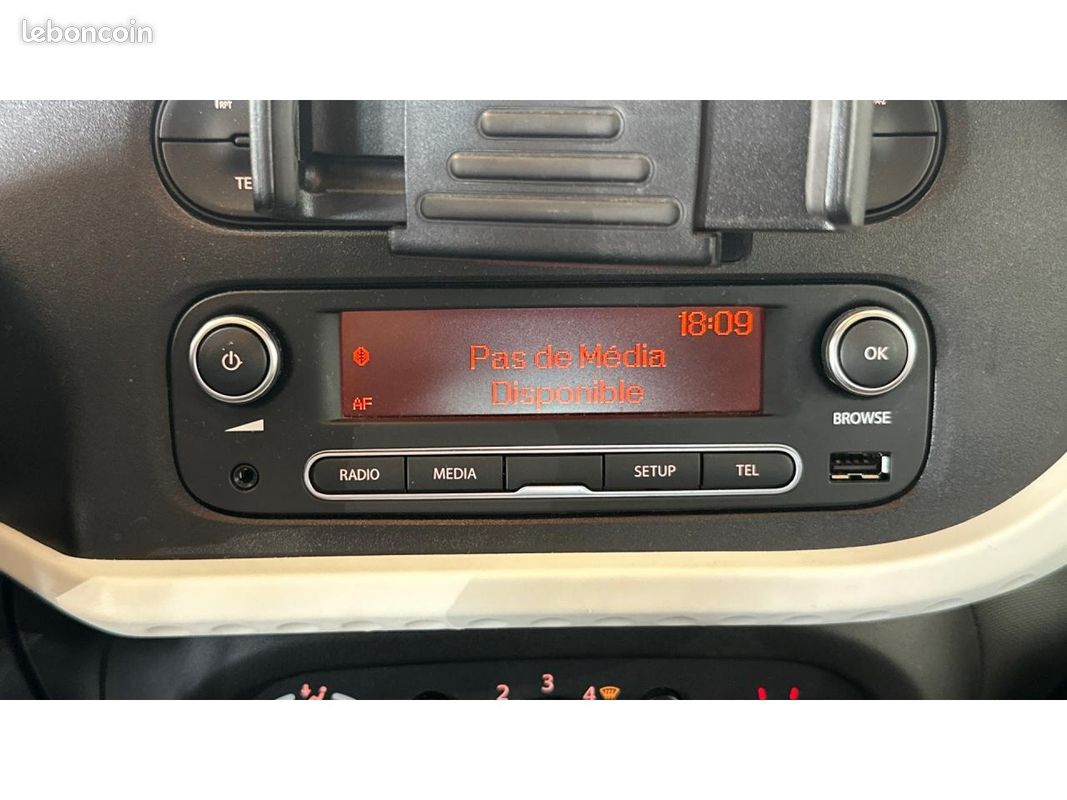 RENAULT TWINGO 1.0 Sce 65 ch - FAIBLE KILOMETRAGE - BLUETOOTH (image 24)