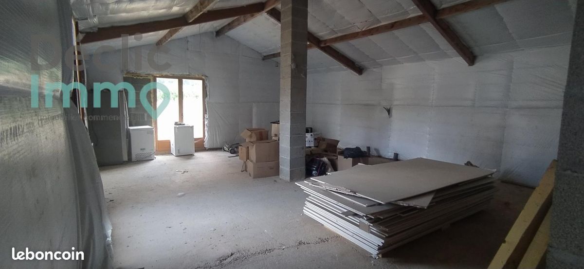 Maison 1 pièce 276 m² - Ruffec 16700 (image principale 3)