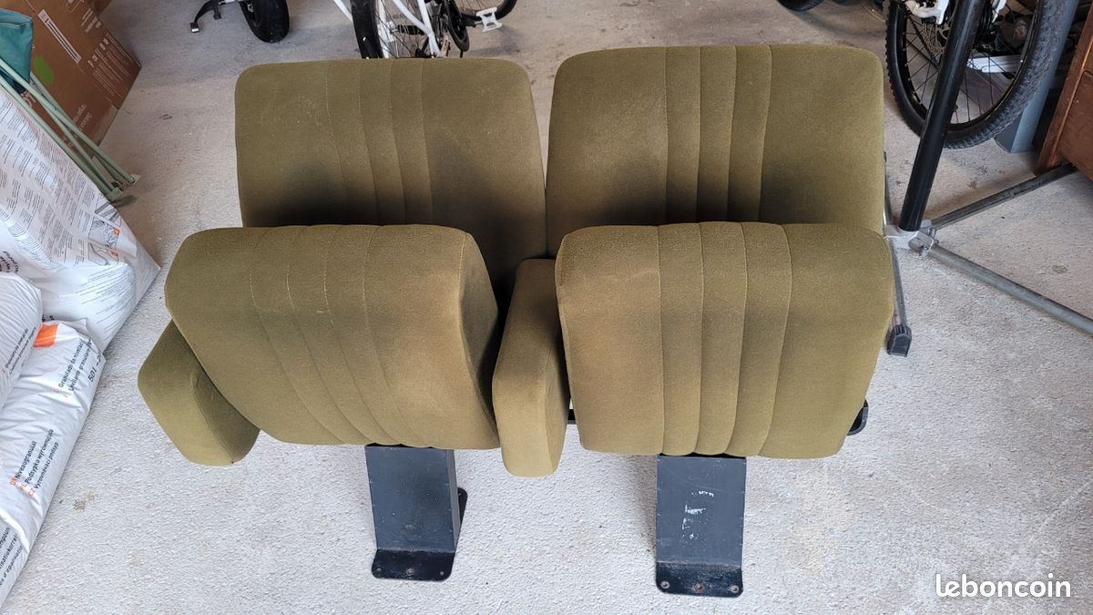 Fauteuil de cinema vintage (image 1)