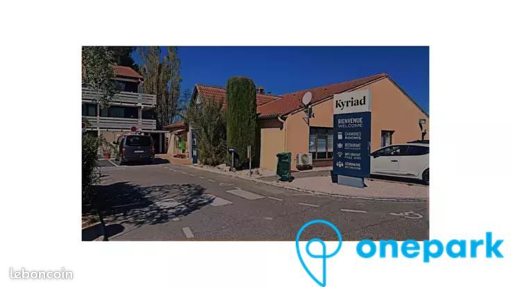 Parking 12 m² · à Vitrolles · 12 m² · 207 €