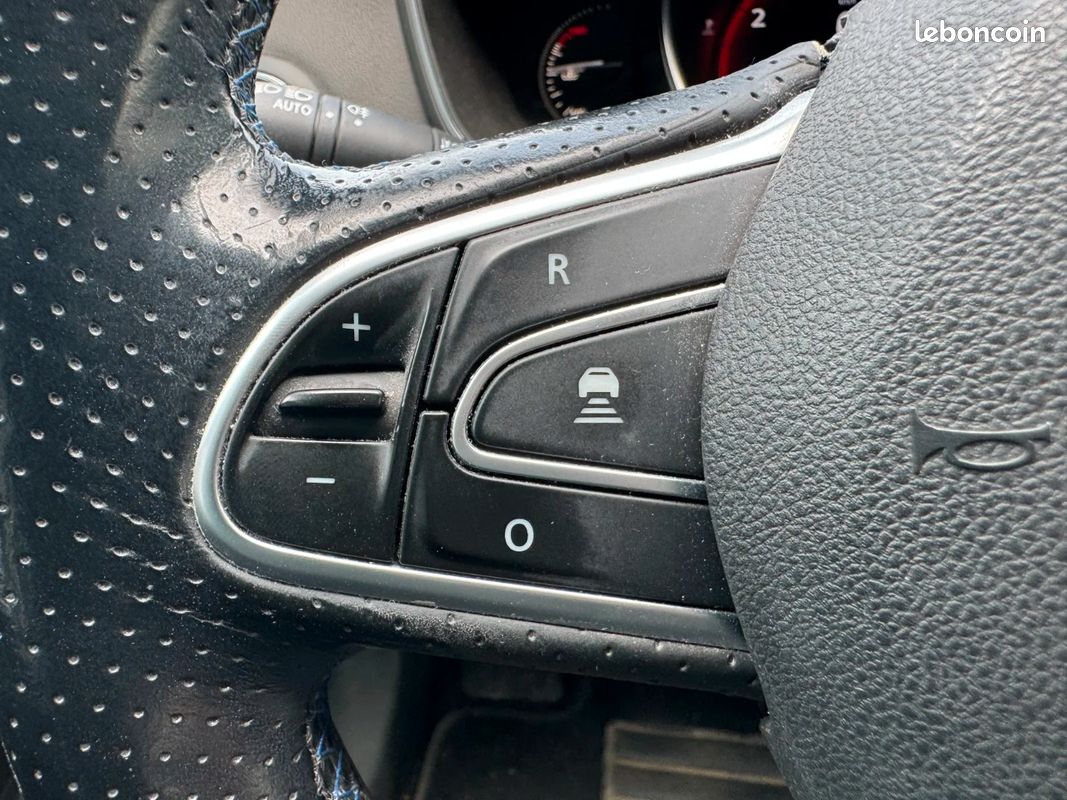 RENAULT MEGANE IV BERLINE TCe 130 Energy GT LINE/ APPLE CARPLAY/ SIEGES SPORT ALCANTARA/TISSU (image 16)