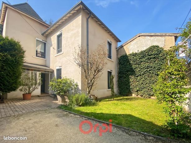 Maison 7 pièces 140 m² — 2