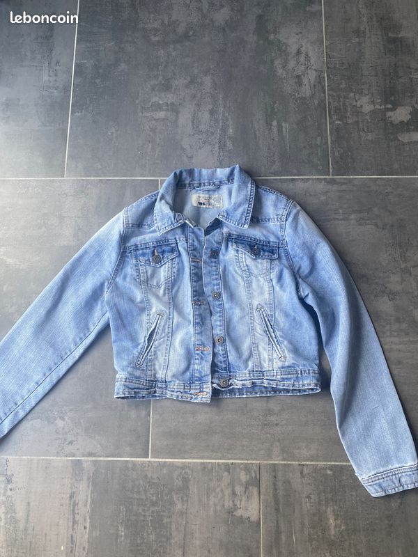 Veste en jean New look en bon état Vêtements