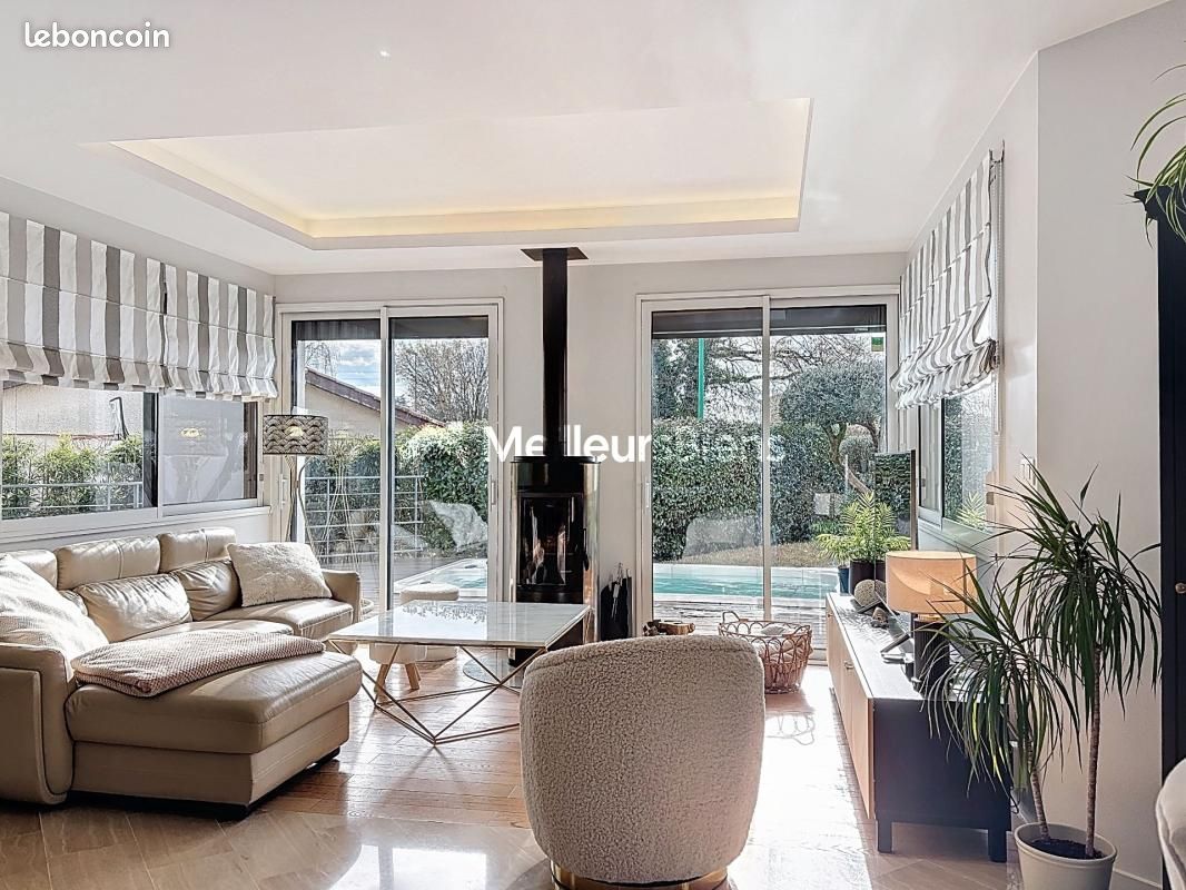 Maison 8 pièces 273 m² · à Mionnay · 273 m² · 650 000 €