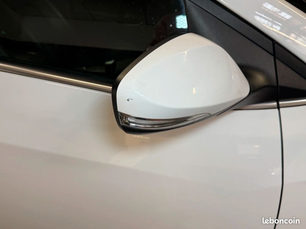 HYUNDAI i30 1.6 CRDi 128 Pack Premium TOIT OUVRANT / SIEGES CHAUFFANTS (image 41)