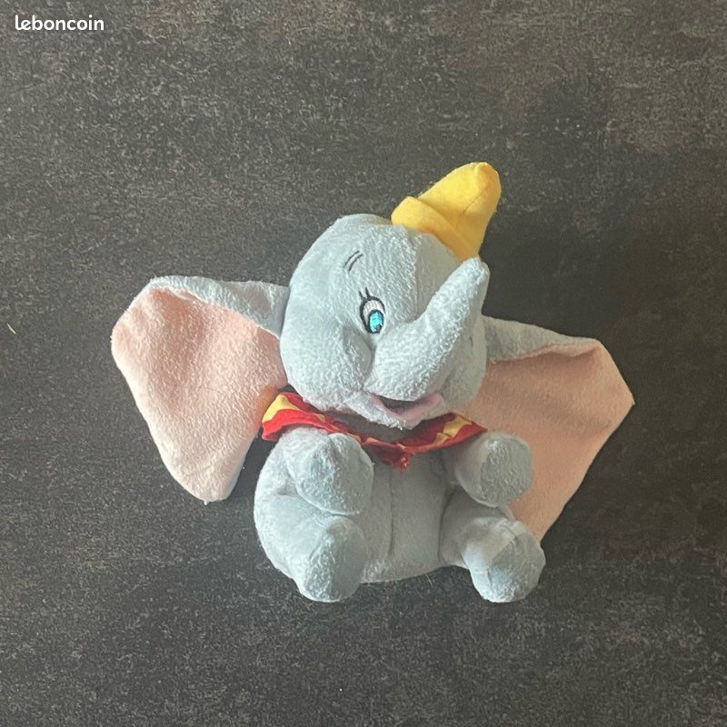 Peluche éléphant Dumbo (image 4)