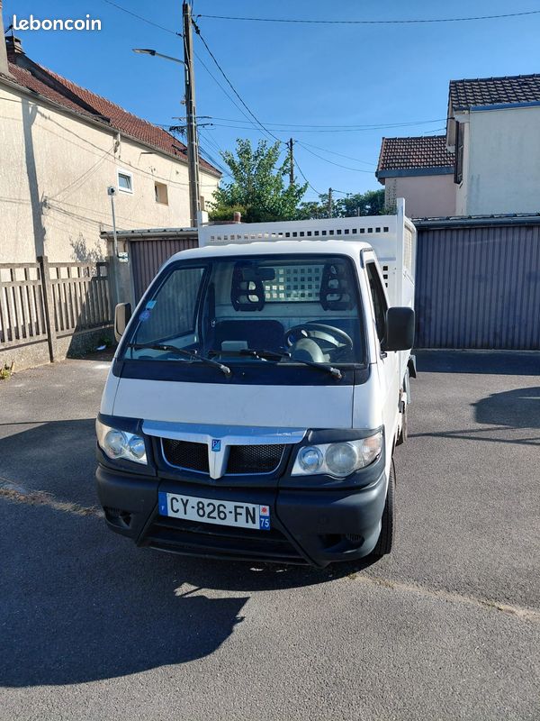 Camion benne Piaggo (image 1)