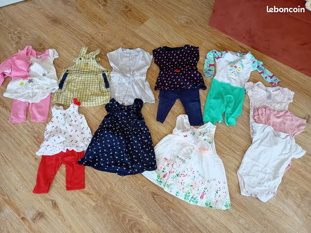Lot de vêtements fille 12 mois (image 1)
