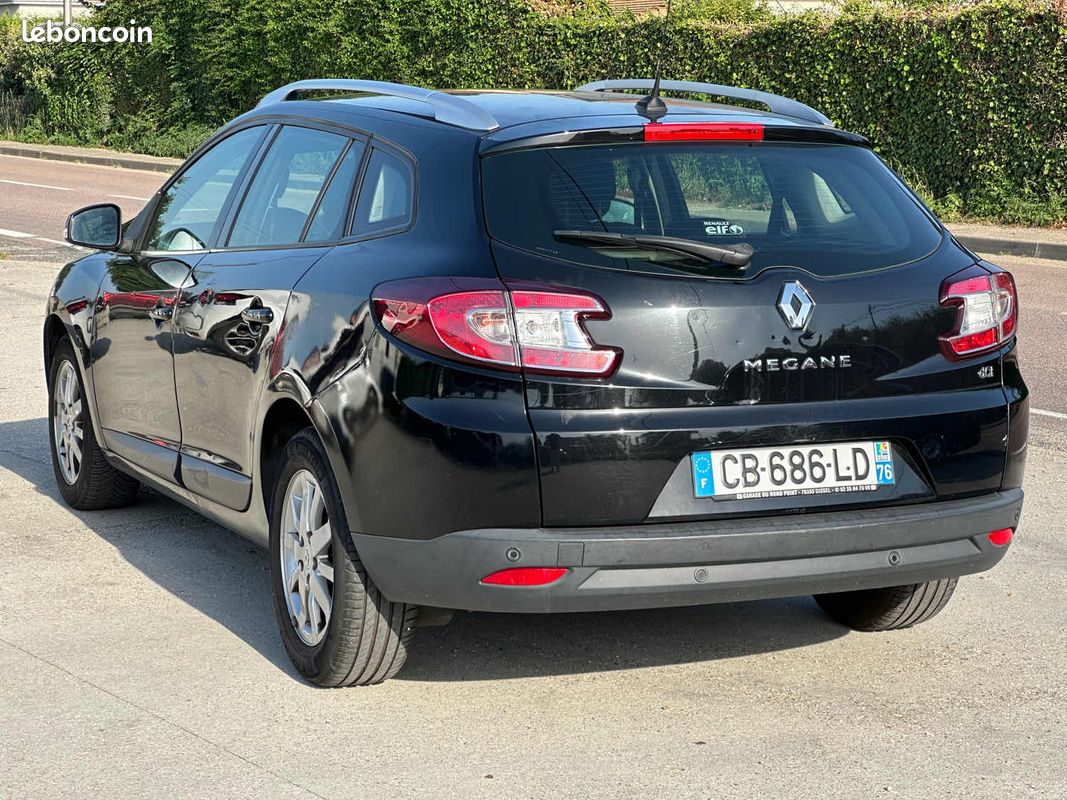 Renault meganeiii 1.5 dci authentique phase 2 2012 (image 4)