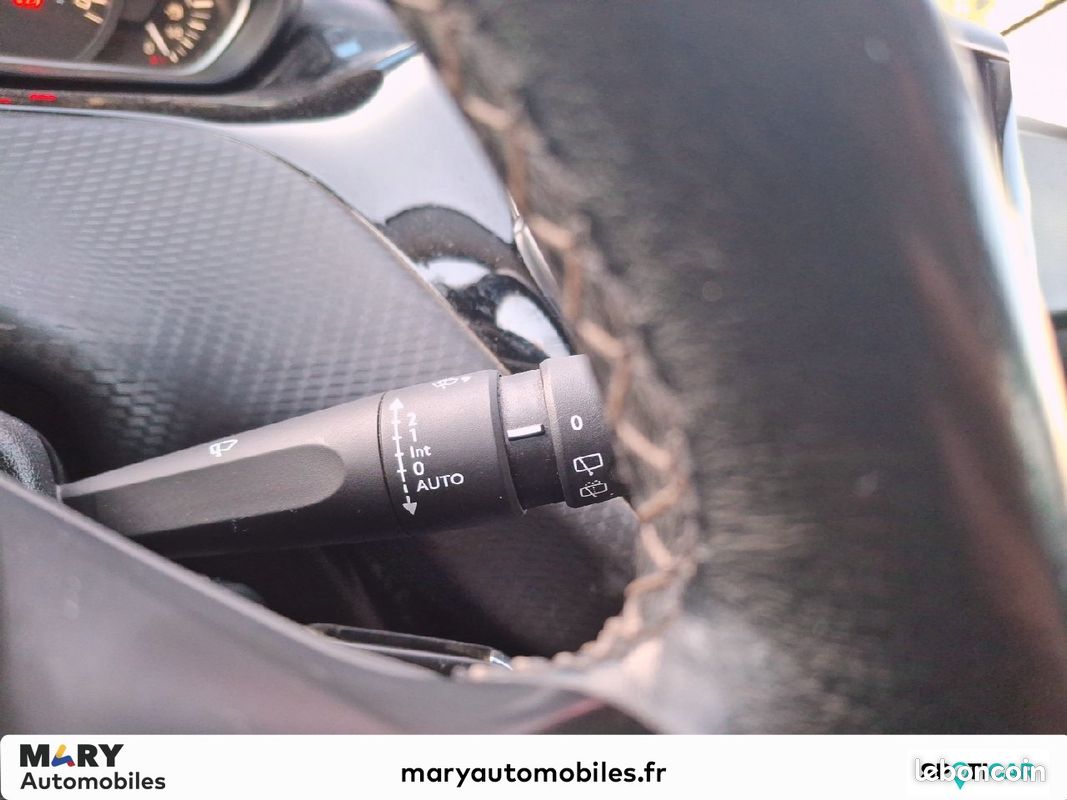 PEUGEOT 208 1.2 PureTech 110ch S&S BVM5 Allure (image 20)