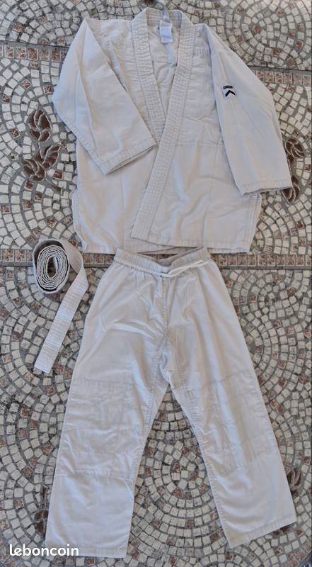 Kimono enfant 130 cm (image 1)