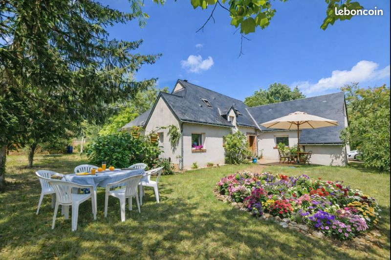 Maison 9 pièces 187 m² · à Charentilly · 187 m² · 470 000 €