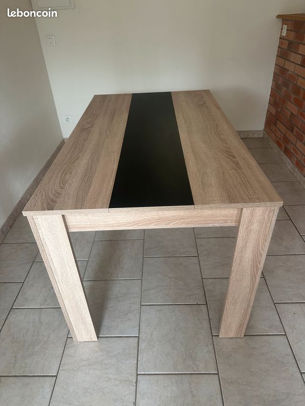 Table à manger 140 × 80 cm – effet bois chêne clair & noir – moderne (image 1)