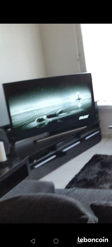 MEUBLE TV 150 cm avec etageres lumineuses bleues (image 3)