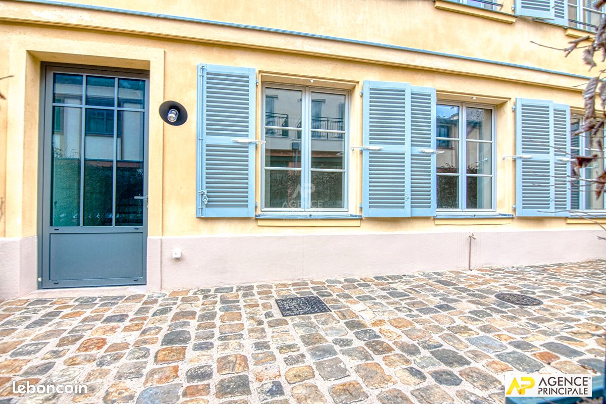 Maison 4 pièces 122 m² · à Versailles · 122 m² · 930 000 €