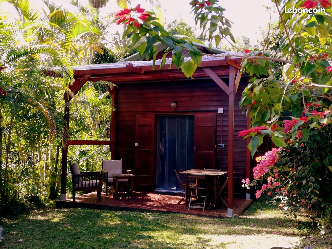  Bungalow  avec piscine dans  jardin  tropical Locations G tes